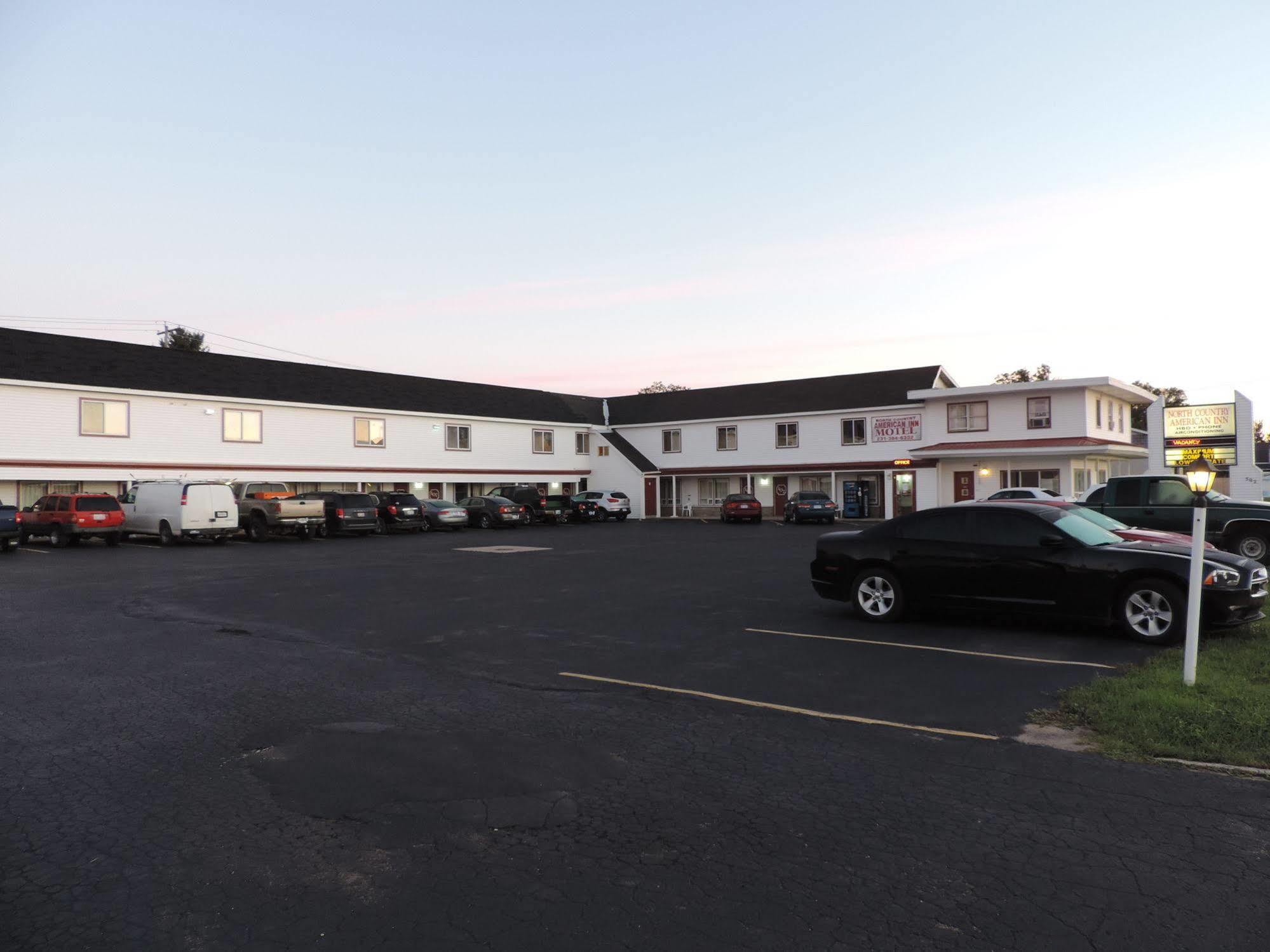 North Country American Inn Kalkaska Exterior photo